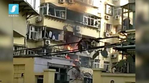 青岛雨后爆料事件真相视频,真相视频揭露惊人内幕